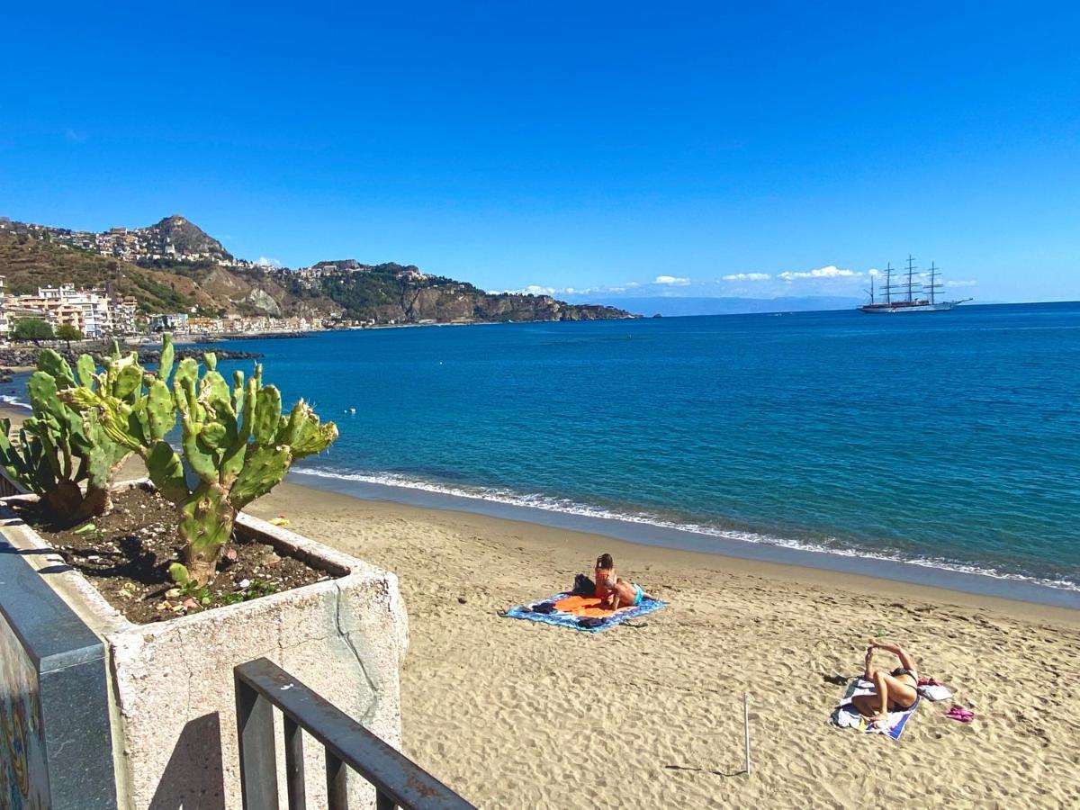 Alpha22 Apartment Giardini Naxos Luaran gambar